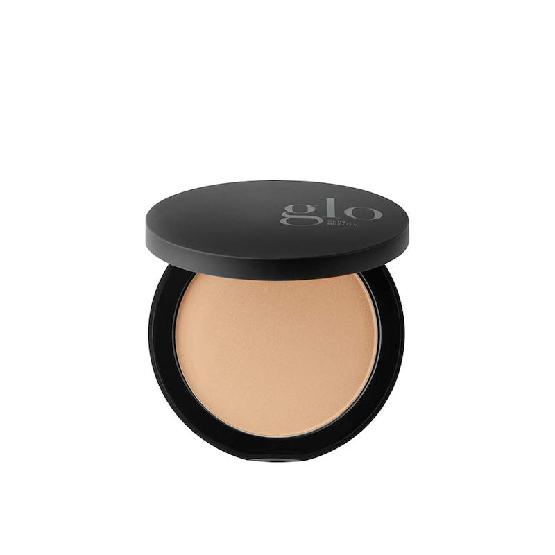 Glo Pressed Base - Honey Light Makeup til Naturlig Dækning